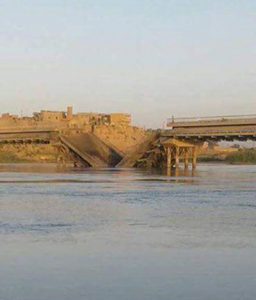 Zerstörte Brücke in Dair az-Zaur, Photo: SANA