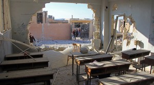 Zerstörtes Klassenzimmer, Photo: Omar Haj Kadour / AFP 